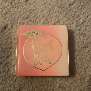 Too faced peach blur
